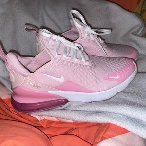 Nike 270’s hot pink and light pink